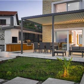 Beachfront Villa with Pool and Sea Views on Ciovo island near Trogir, Sleeps 8